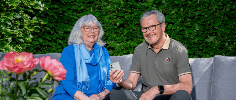 Lidmaatschap Man en vrouw op loungebank
